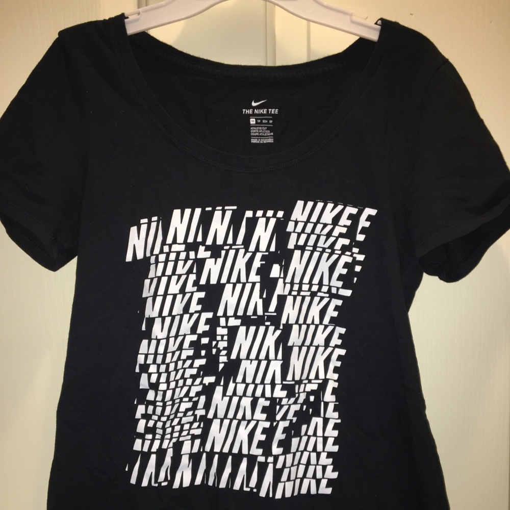 Nike active top